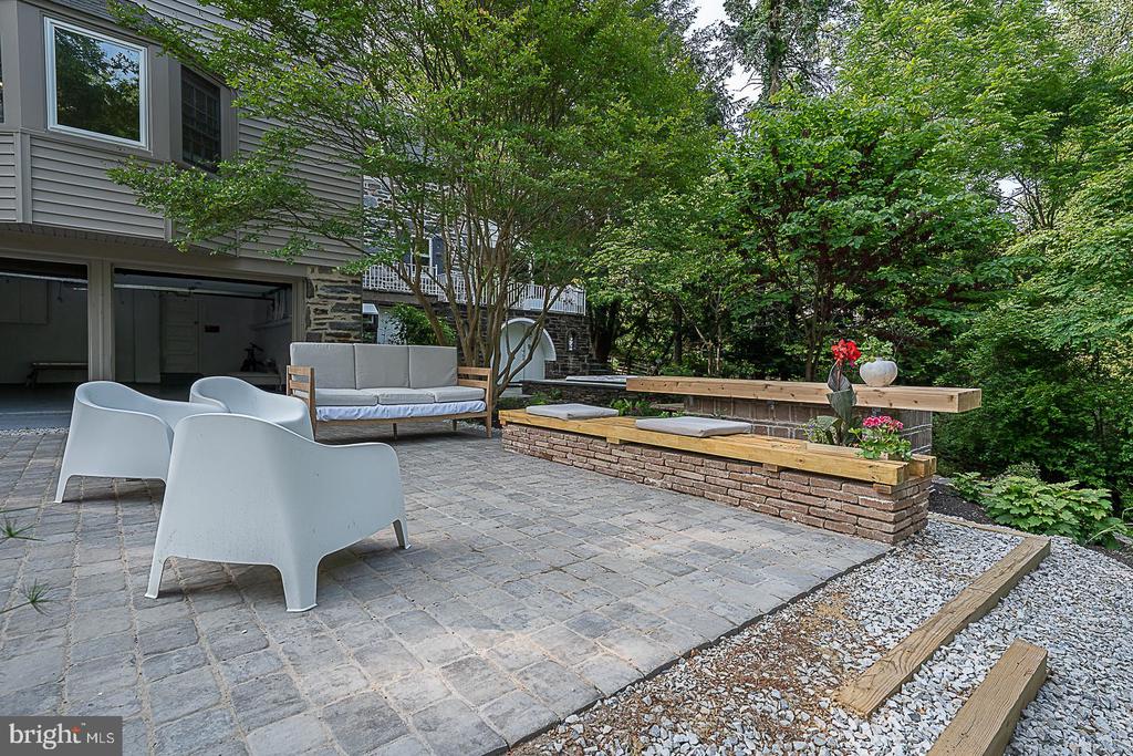 743 CLARENDON ROAD