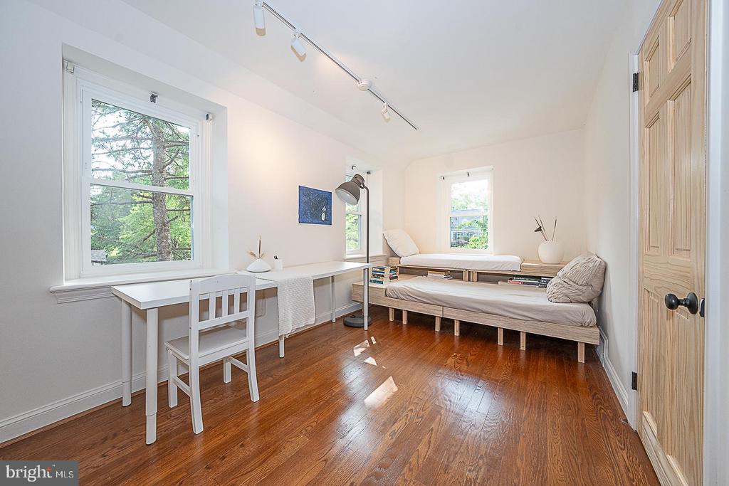743 CLARENDON ROAD