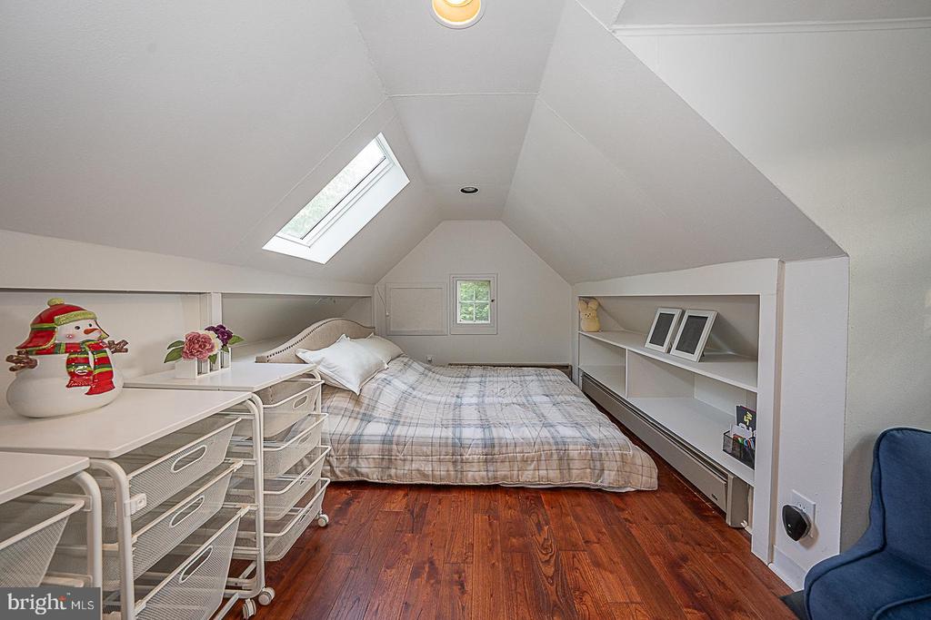 743 CLARENDON ROAD