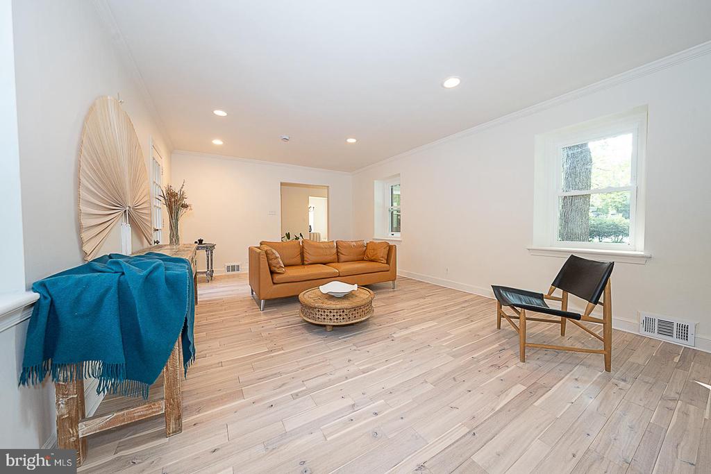 743 CLARENDON ROAD