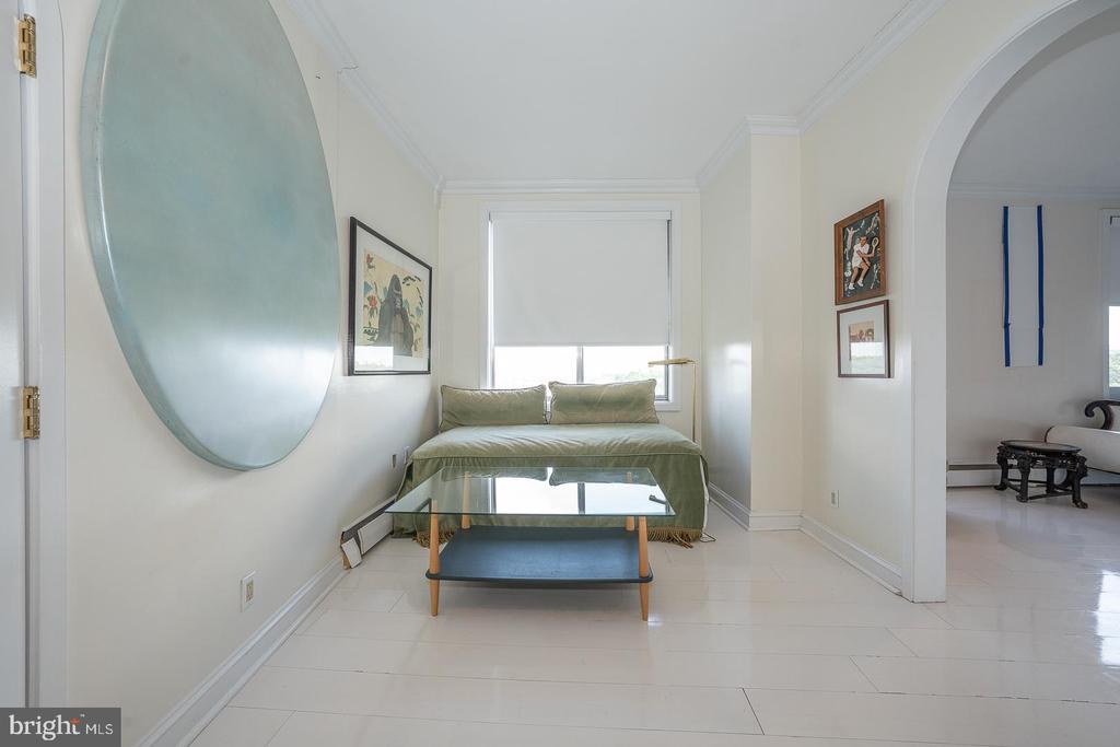 191 PRESIDENTIAL BOULEVARD Unit: R1009-1010