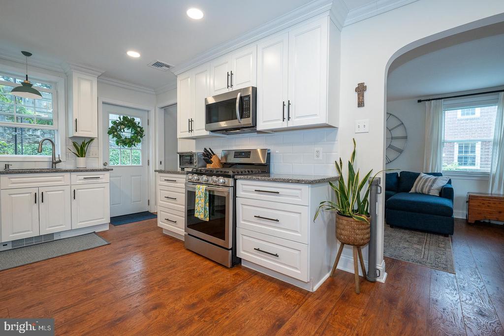 461 ROCK GLEN DRIVE