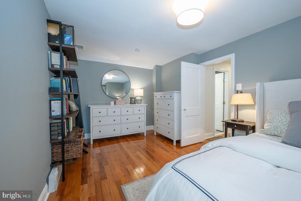 461 ROCK GLEN DRIVE