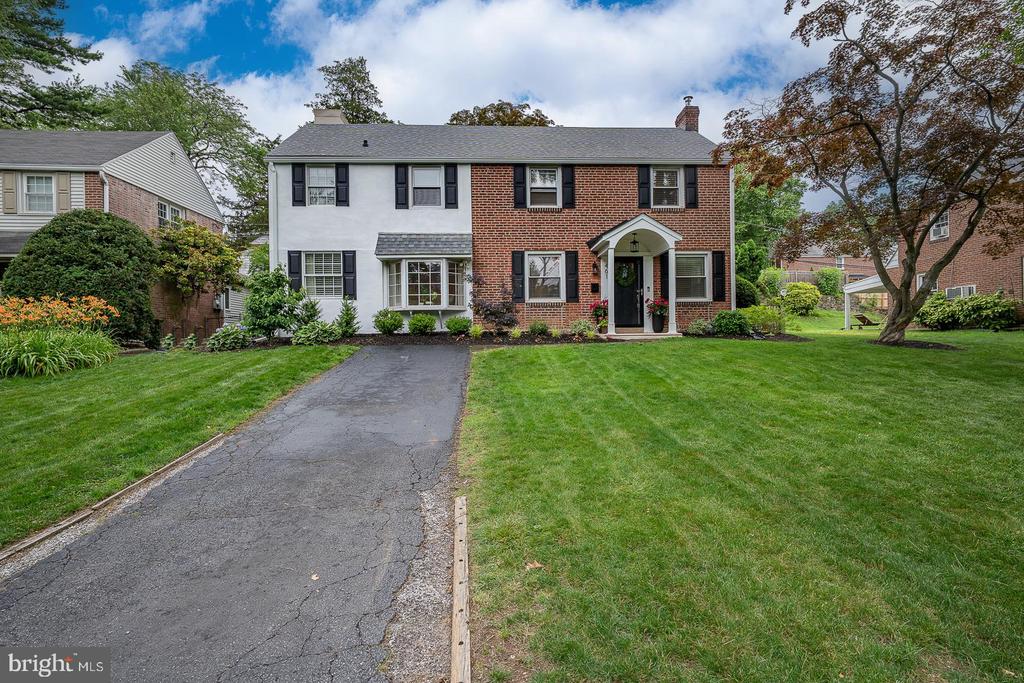 461 ROCK GLEN DRIVE