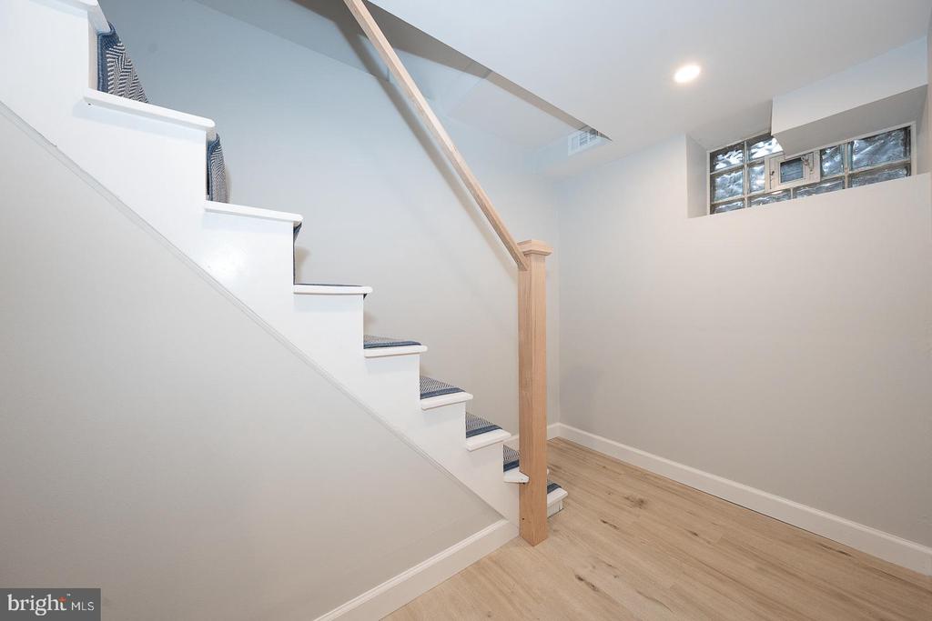 461 ROCK GLEN DRIVE