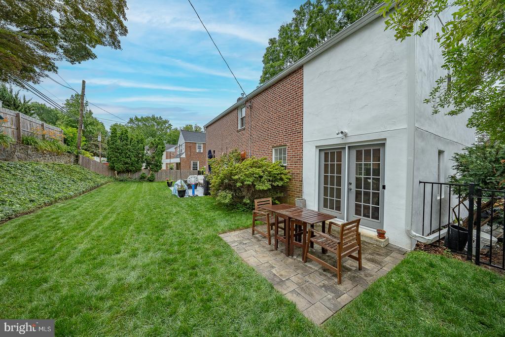 461 ROCK GLEN DRIVE