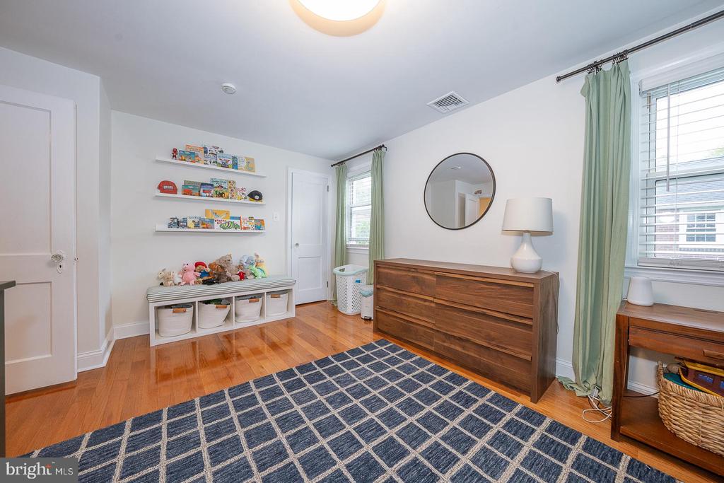 461 ROCK GLEN DRIVE