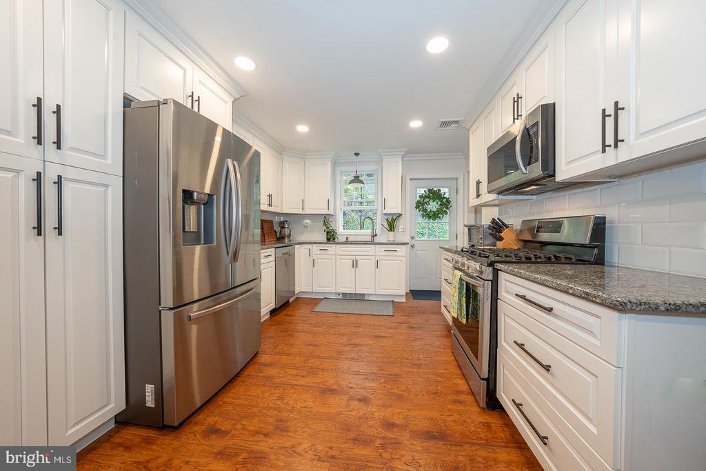 461 ROCK GLEN DRIVE