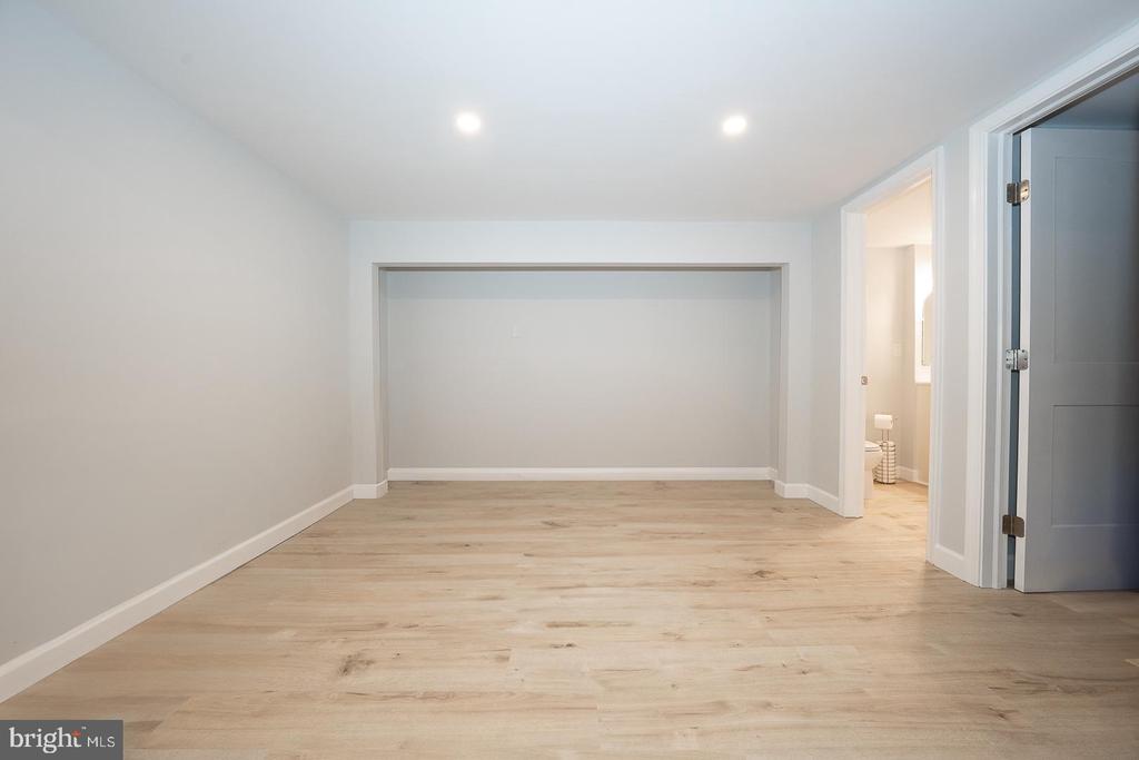 461 ROCK GLEN DRIVE