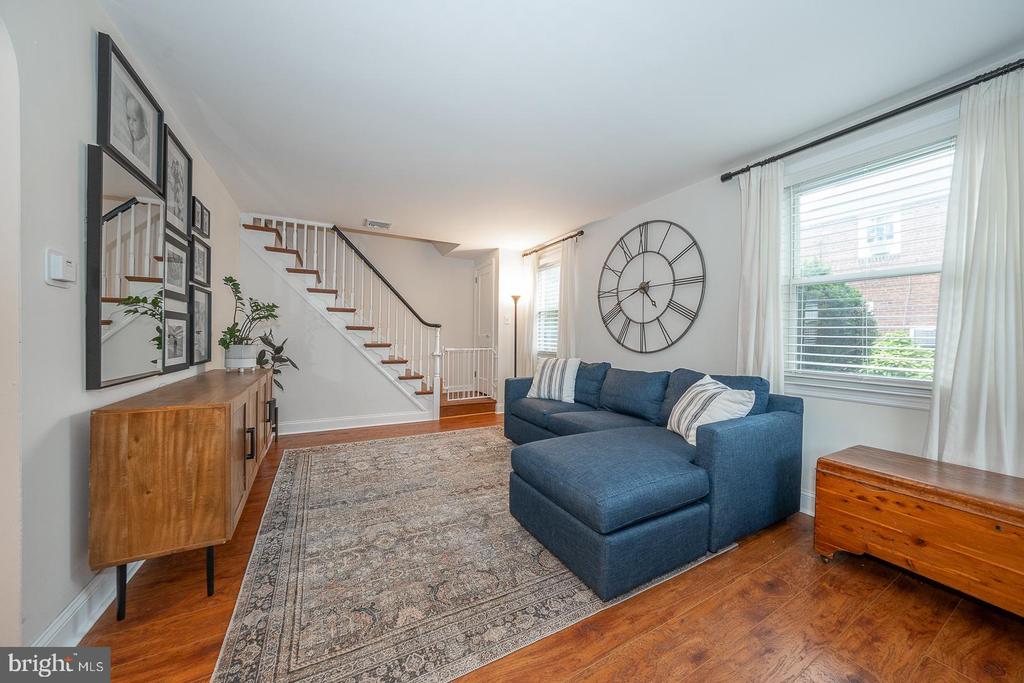 461 ROCK GLEN DRIVE