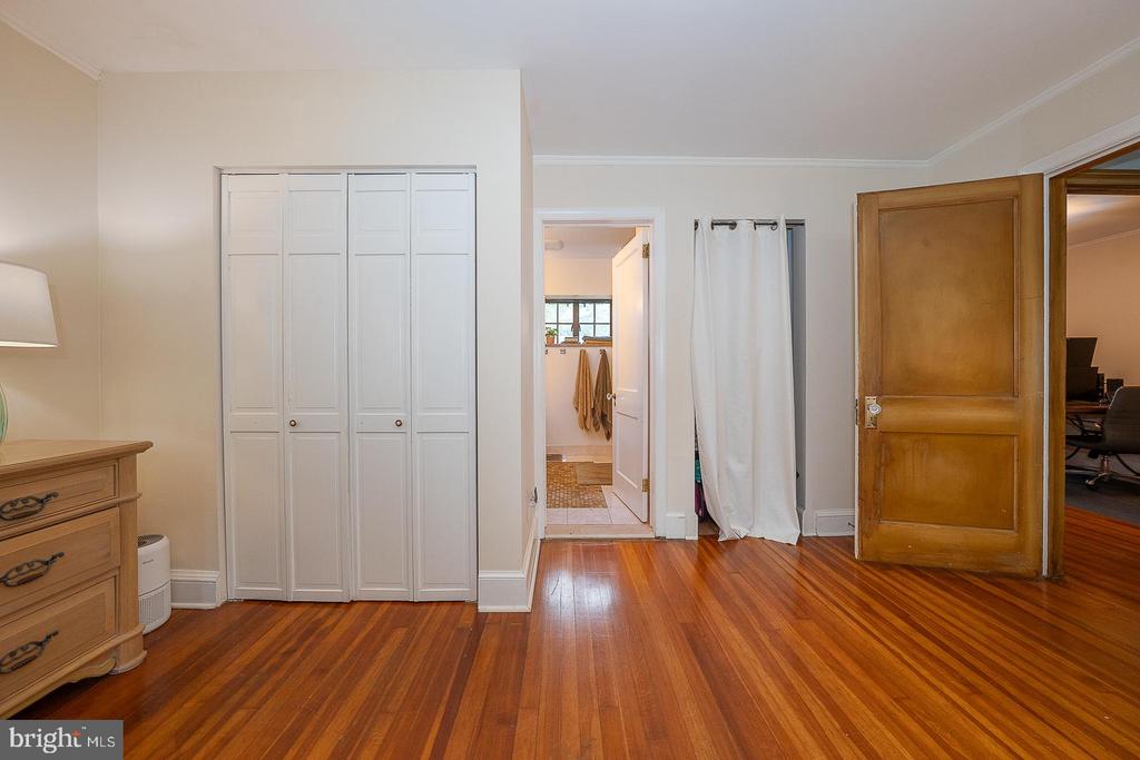 190 LAKESIDE ROAD