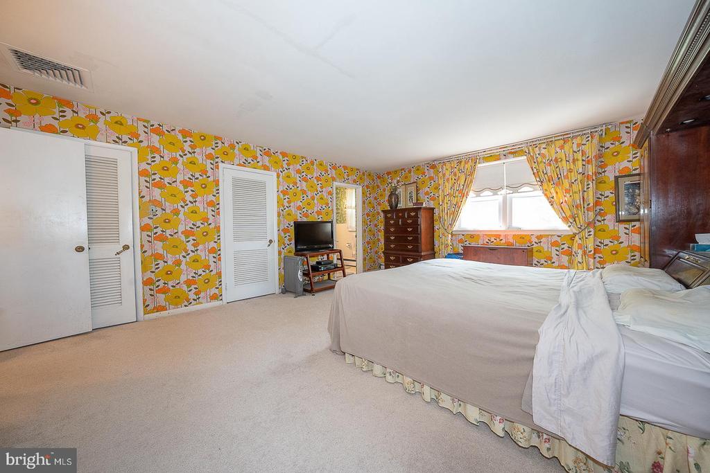 323 HIDDEN RIVER ROAD