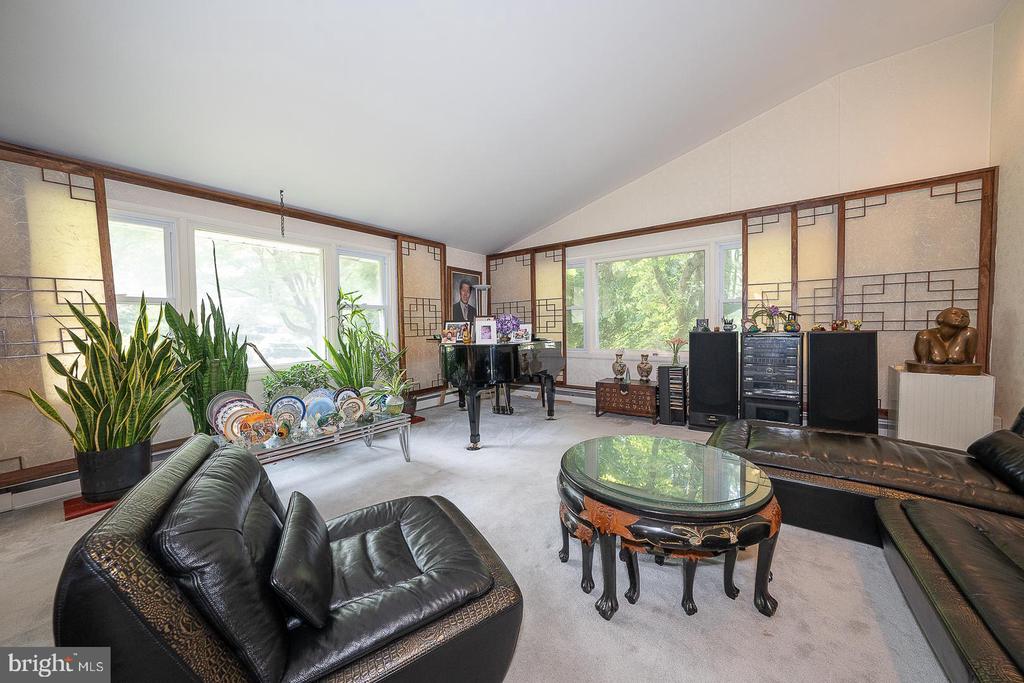323 HIDDEN RIVER ROAD