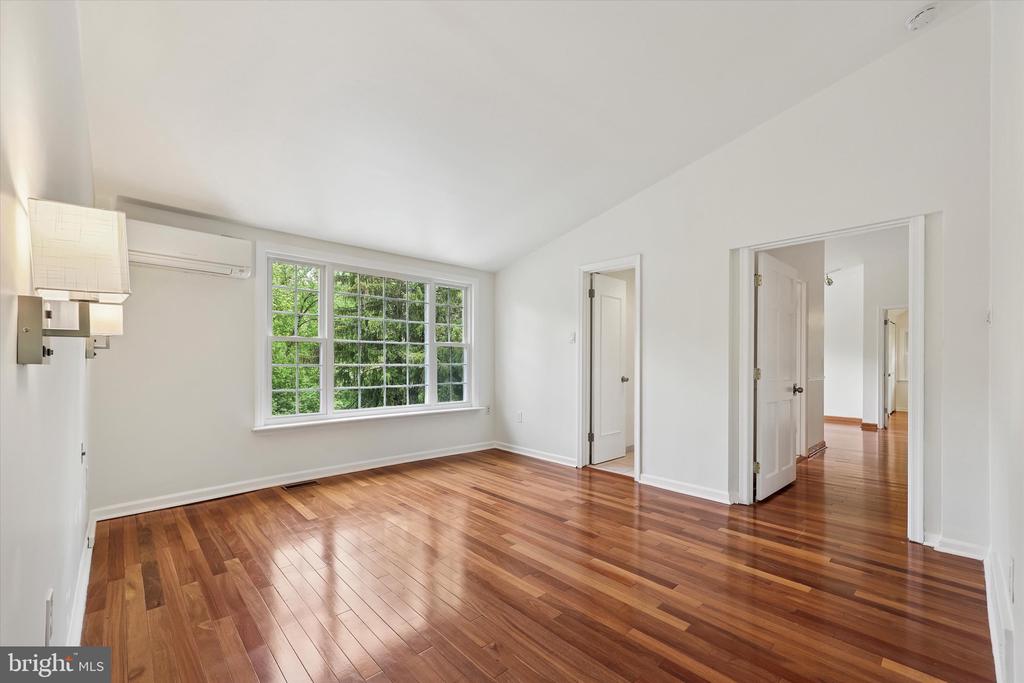 527 CONSHOHOCKEN STATE ROAD