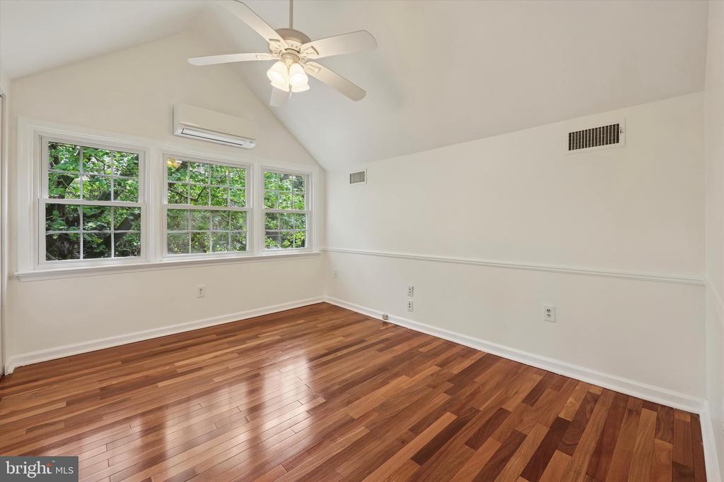 527 CONSHOHOCKEN STATE ROAD