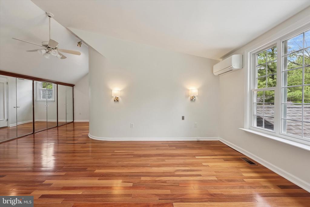 527 CONSHOHOCKEN STATE ROAD