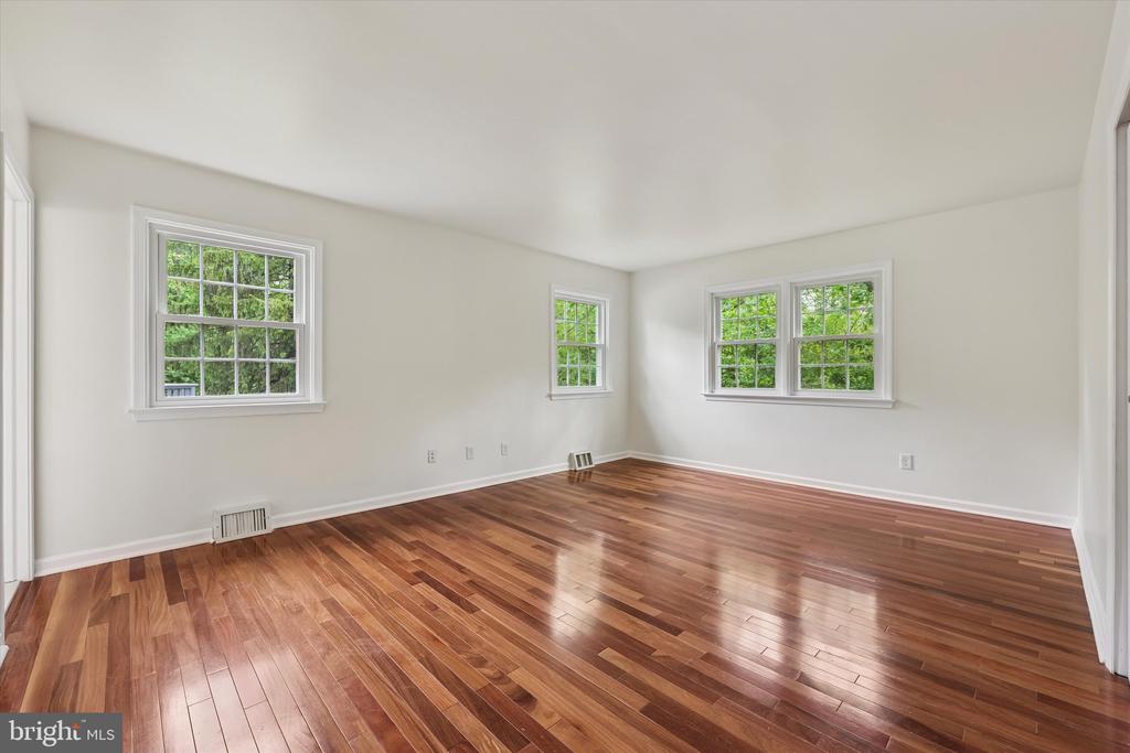 527 CONSHOHOCKEN STATE ROAD