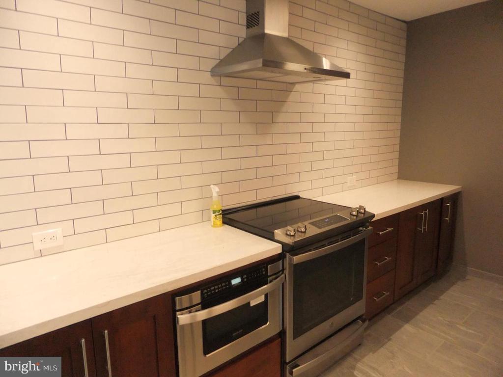 1655 OAKWOOD DRIVE Unit: N217