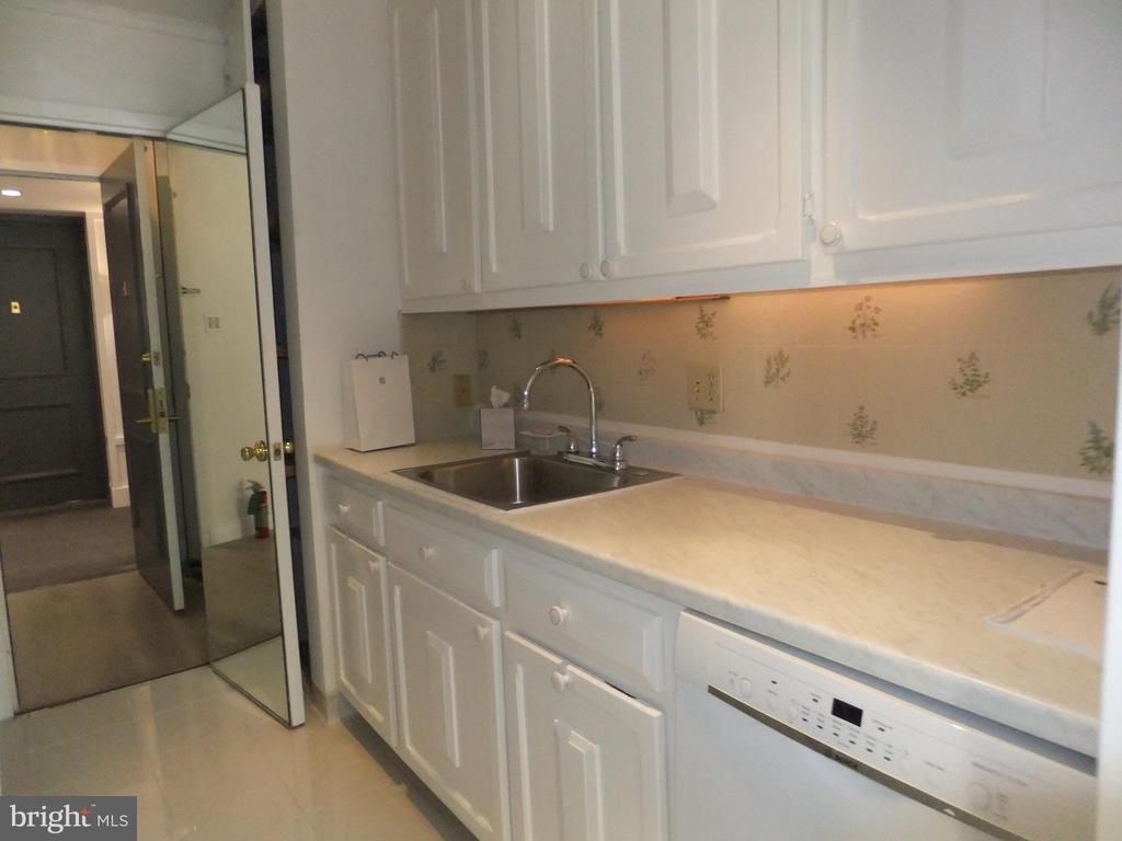 1655 OAKWOOD DRIVE Unit: N217