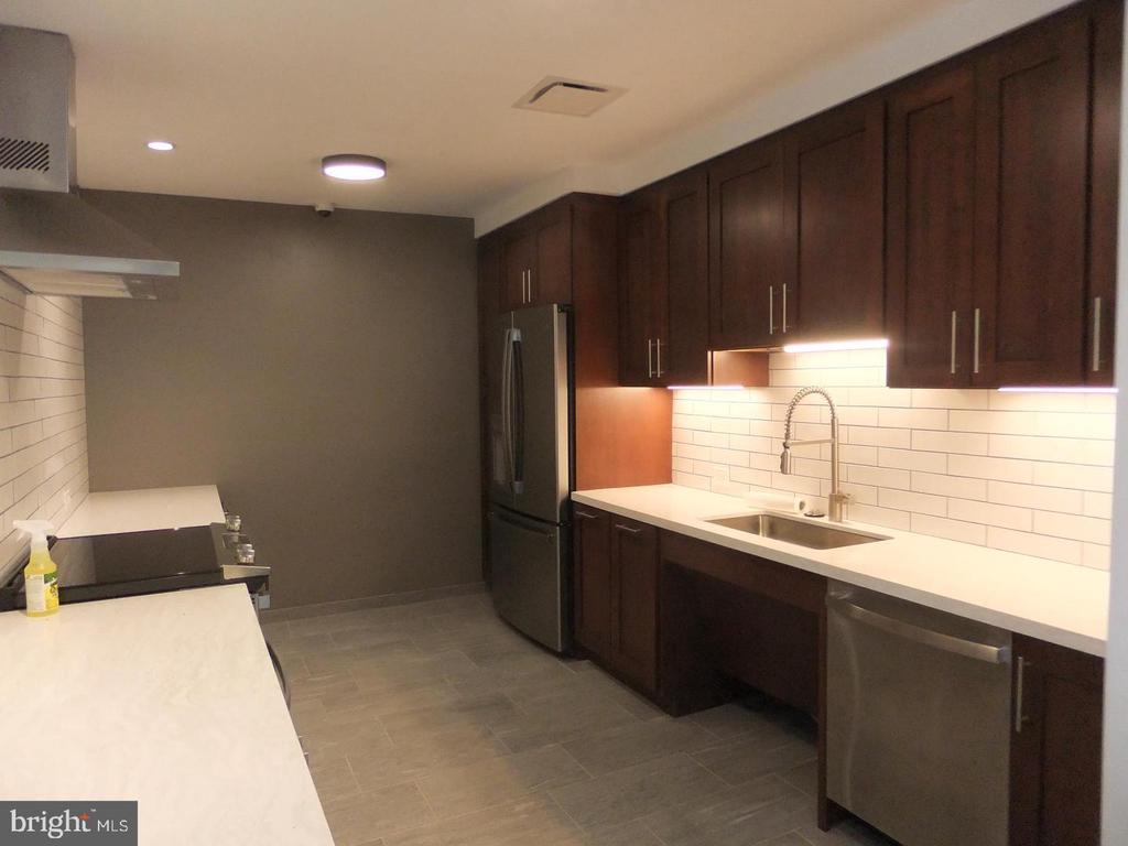 1655 OAKWOOD DRIVE Unit: N217