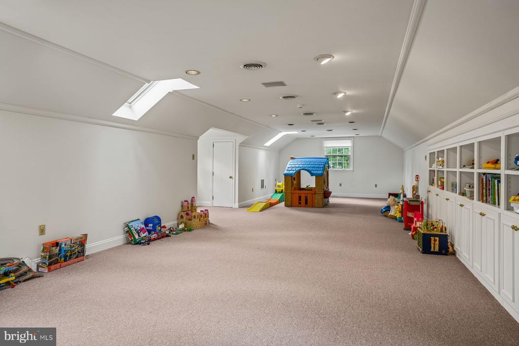 828 MERION SQUARE ROAD