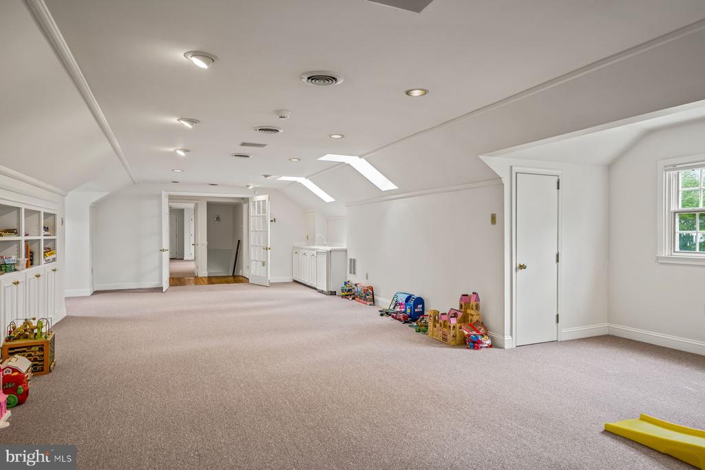828 MERION SQUARE ROAD