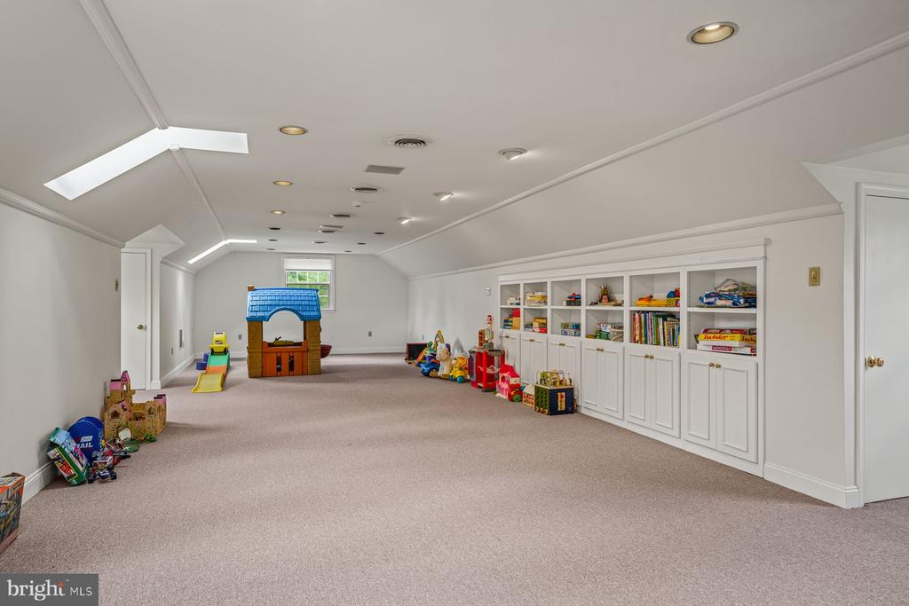 828 MERION SQUARE ROAD