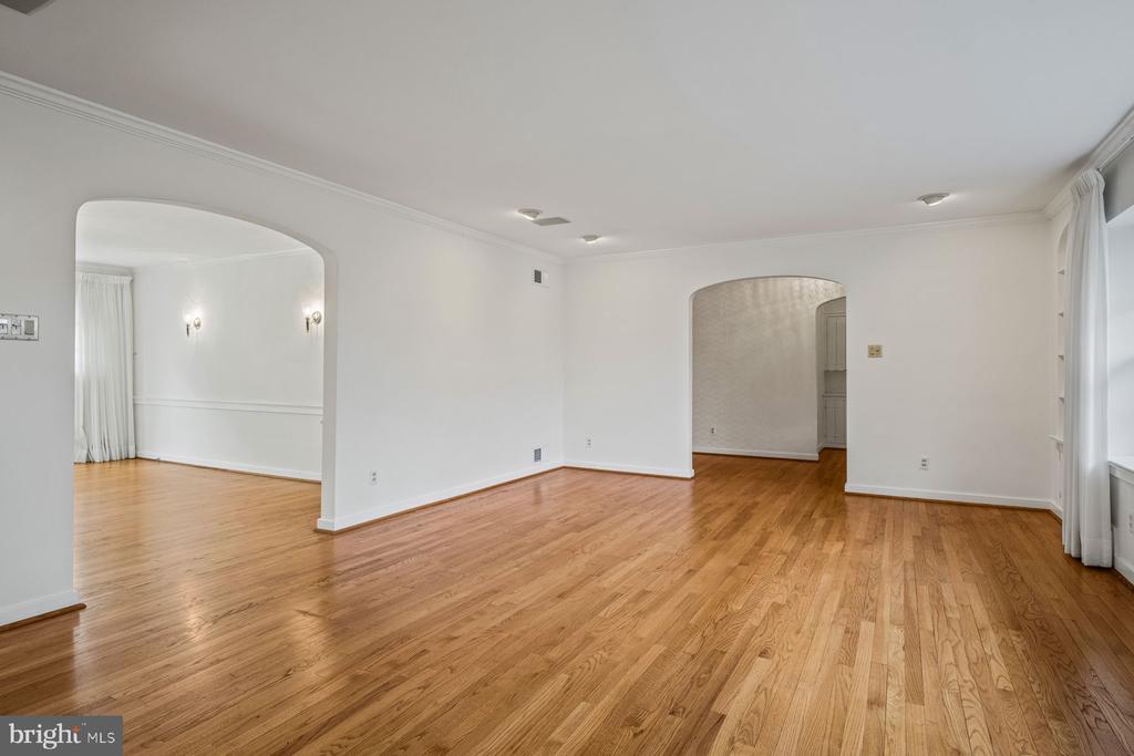 828 MERION SQUARE ROAD