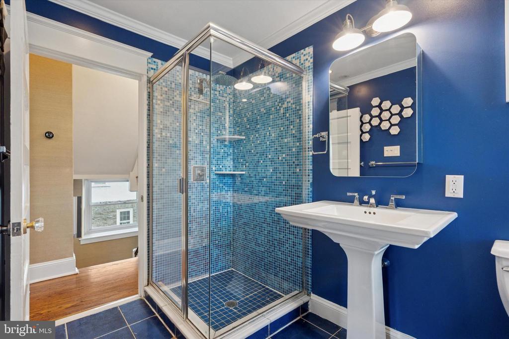 24 N HIGHLAND AVENUE