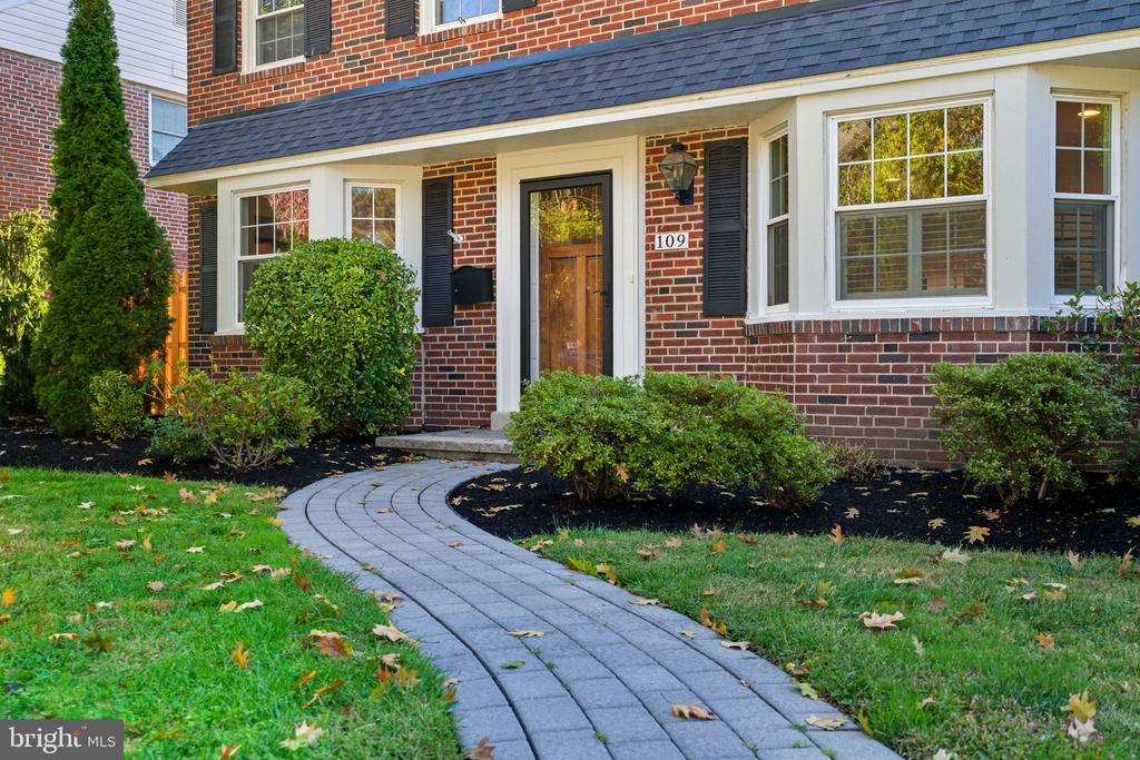 109 OVERBROOK PARKWAY