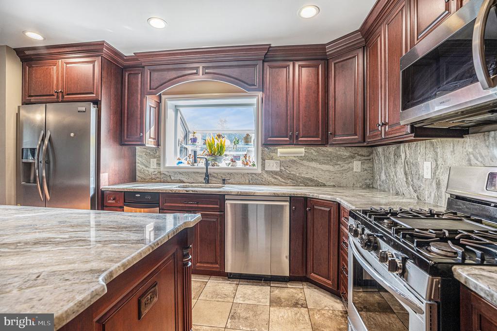 528 ASHBOURNE ROAD