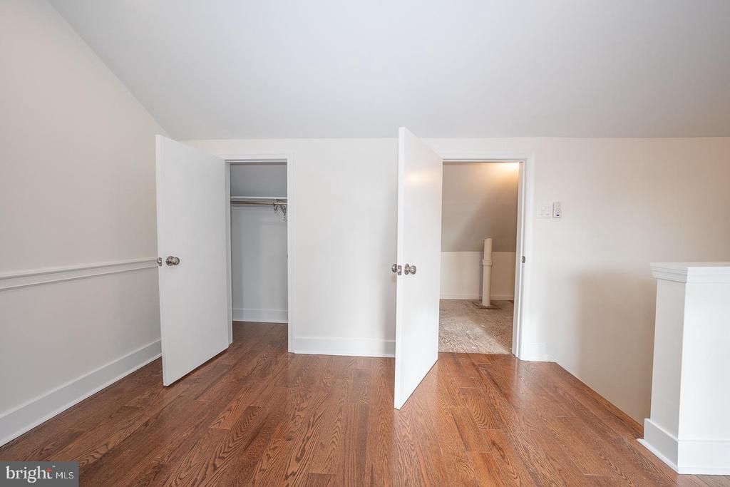 15 LLANFAIR ROAD Unit: B