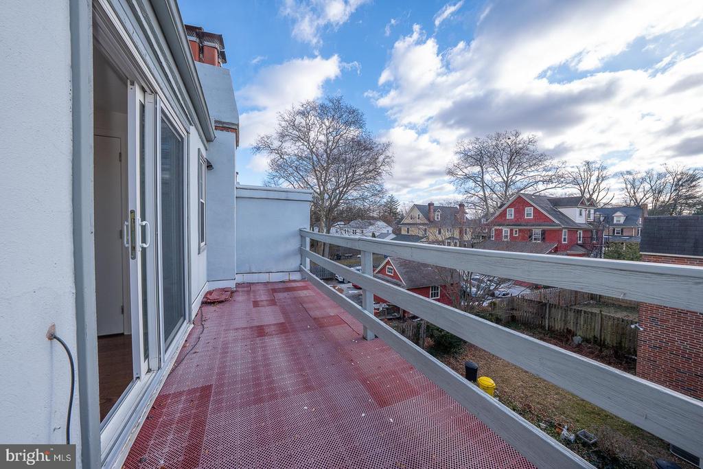15 LLANFAIR ROAD Unit: B