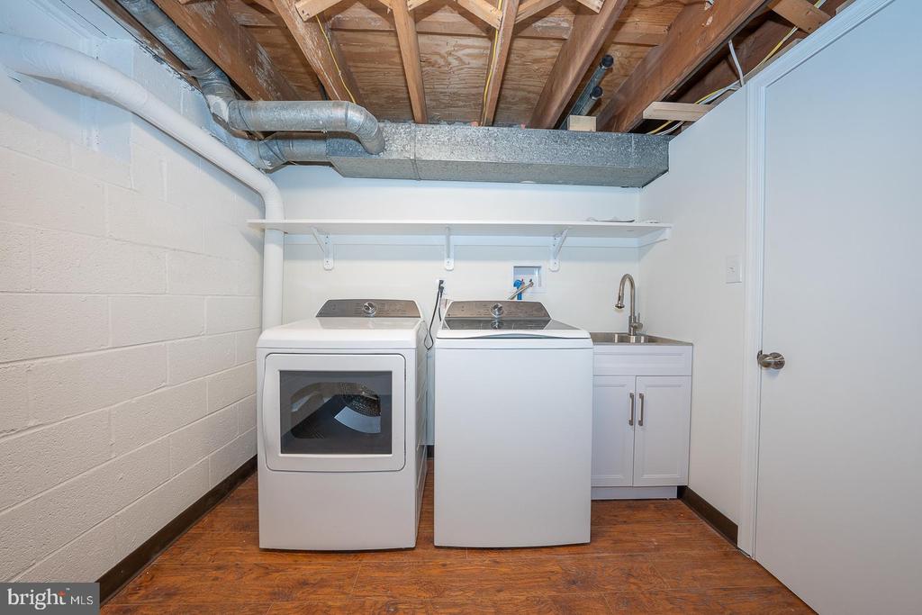 15 LLANFAIR ROAD Unit: B