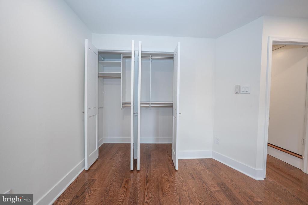 15 LLANFAIR ROAD Unit: B