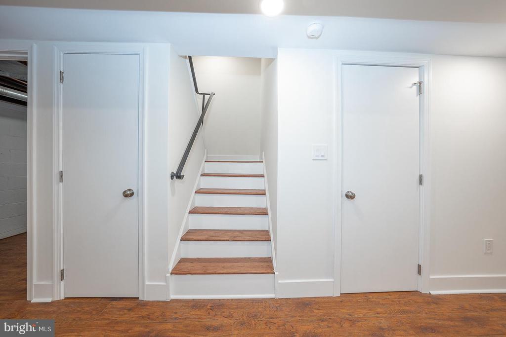 15 LLANFAIR ROAD Unit: B