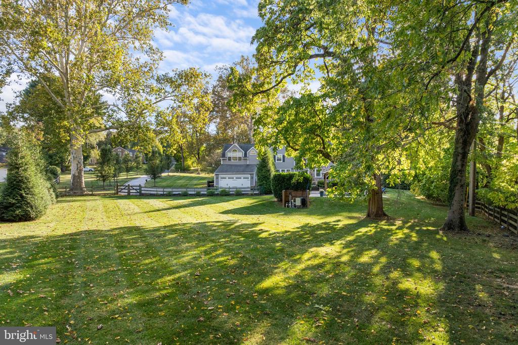 1141 LAFAYETTE ROAD