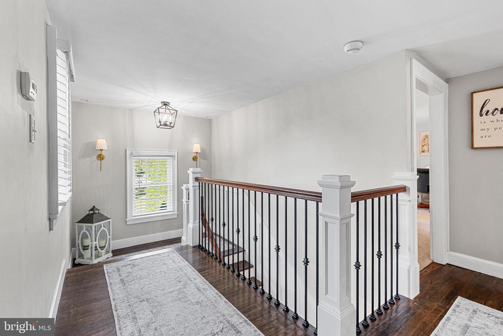 1141 LAFAYETTE ROAD