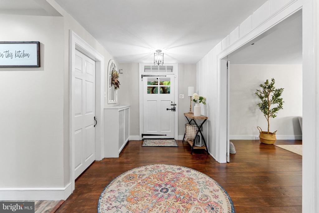 1141 LAFAYETTE ROAD