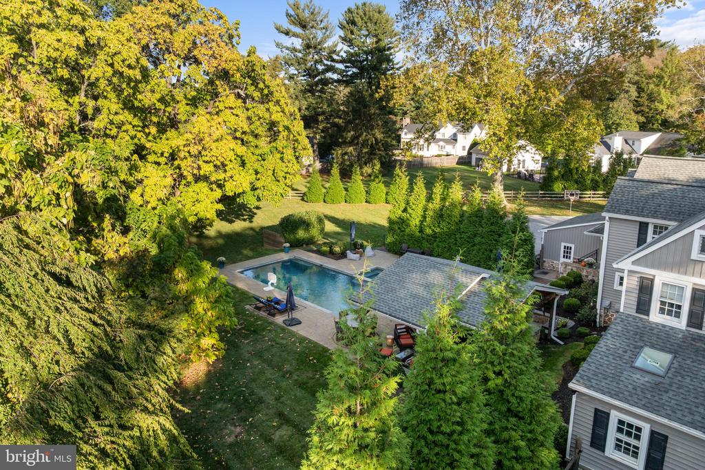 1141 LAFAYETTE ROAD