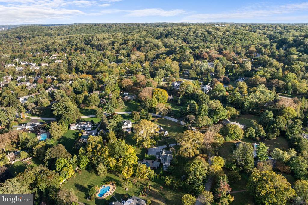 1141 LAFAYETTE ROAD