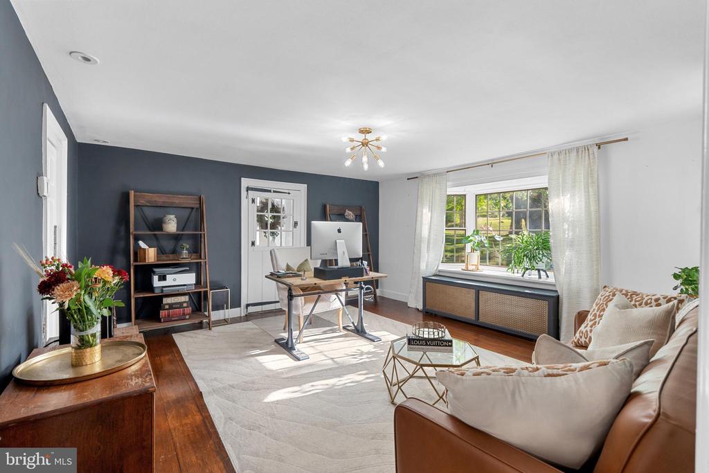 1141 LAFAYETTE ROAD