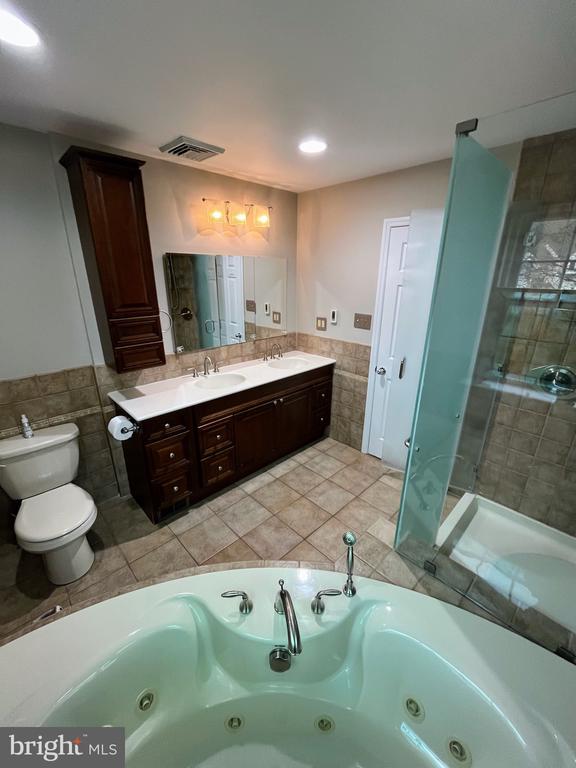 1 VIBURNUM COURT