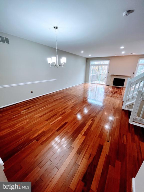 1 VIBURNUM COURT