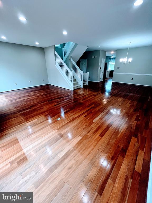 1 VIBURNUM COURT