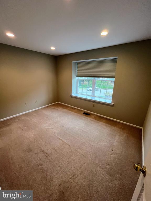 1 VIBURNUM COURT