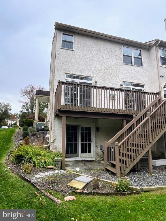 1 VIBURNUM COURT