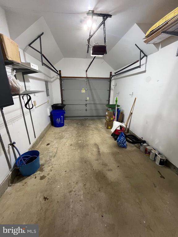 1 VIBURNUM COURT