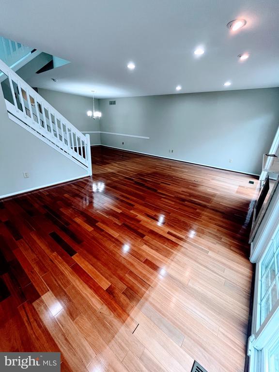 1 VIBURNUM COURT