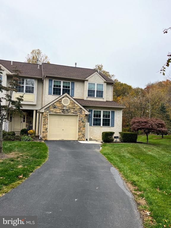 1 VIBURNUM COURT
